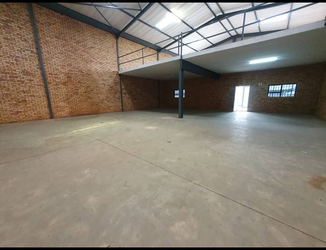 454M² WAREHOUSE TO LET IN CROWN